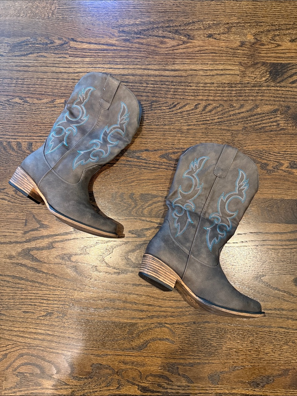 Women's Brown Western Boots with Turquoise Stitching